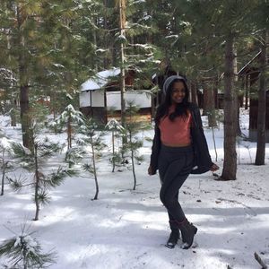 Meet your Posher, Brittney